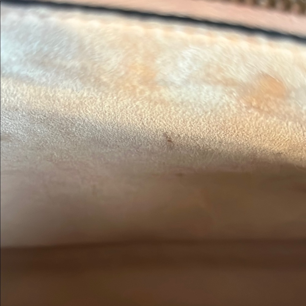 Gucci Red Shoulder Bag with Gold Hardware - Picture 6 of 16